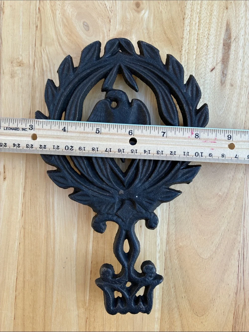 N/A decorative cast